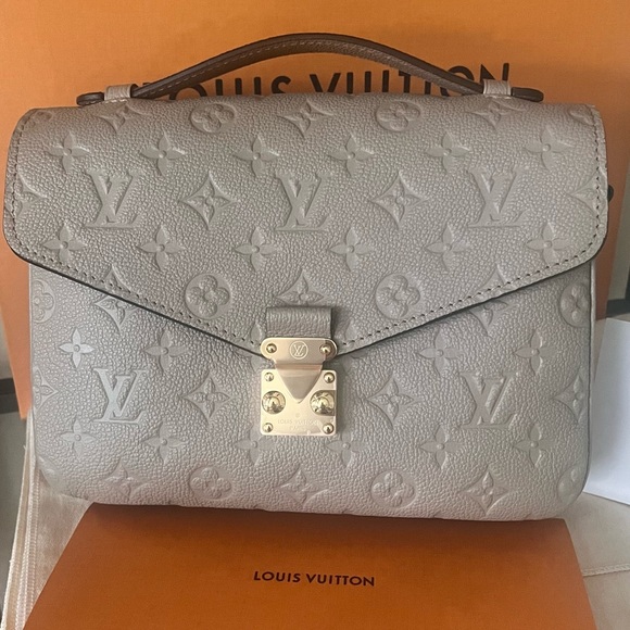 Sold 🥰Louis Vuitton Empriente Pochette Metis Turtledove - Picture 3 of 12